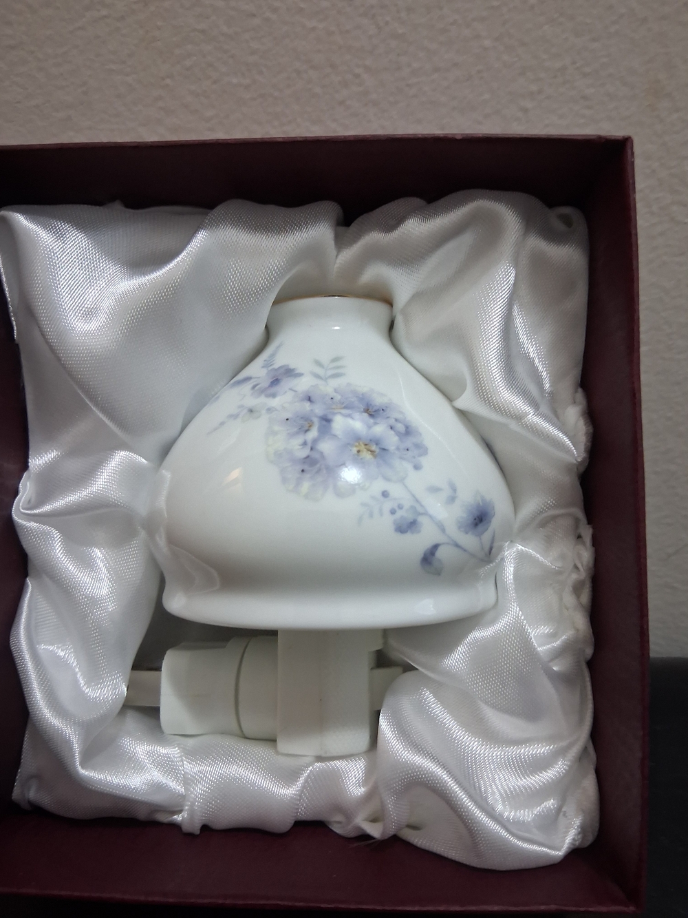 Porcelain Floral Night Light Shade in White with Blue Flowers